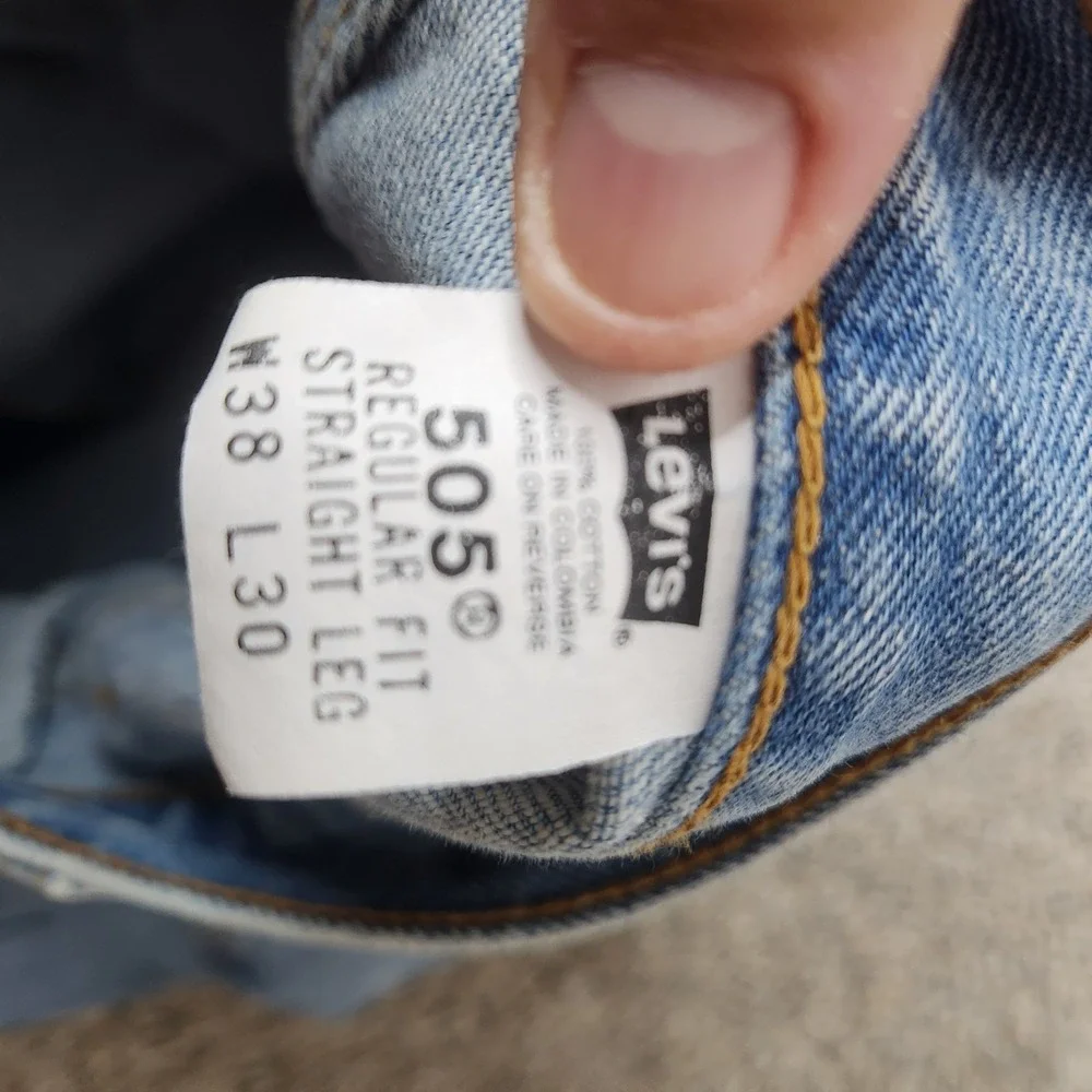 Levis 505 Regular Fit Straight Leg Jeans Mens 38x30 Light Wash Blue Denim Cotton